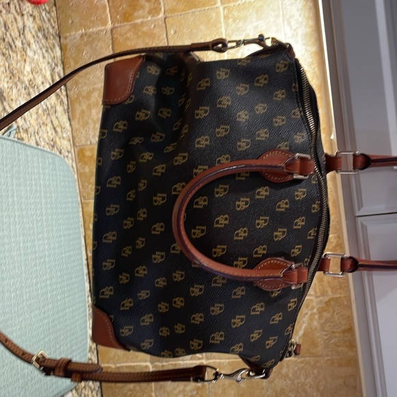 Handbag - Picture 2 of 9